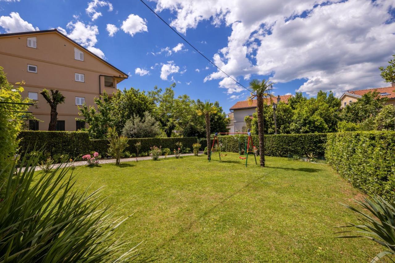 Apartamento App Blue, Selce Exterior foto